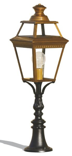 Place des Vosges 02.07. | Exklusive Außenleuchte Nr. 7 – Klassische Messing-Gartenlampe von Roger Pradier